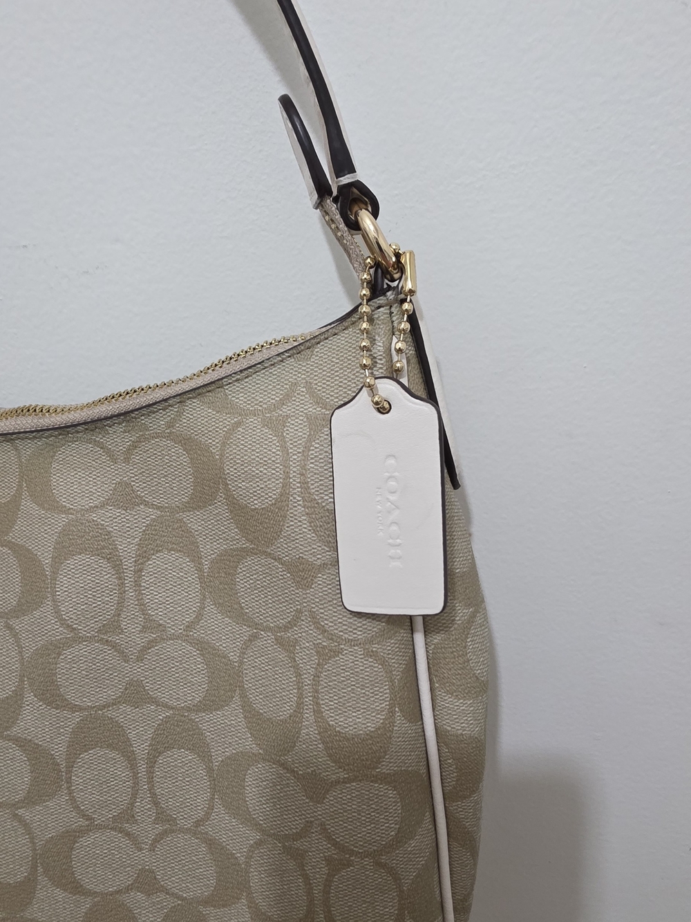 Coach Kristy Shoulder Bag in Signature Canvas - Picture 2 of 12
